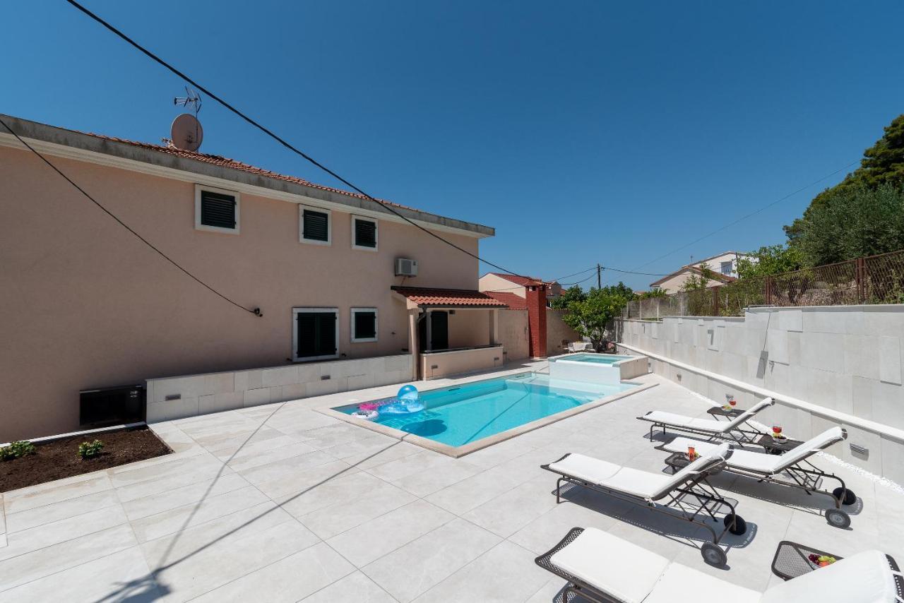 Apartment Villa Lavandula - Swimming Pool View Trogir Zewnętrze zdjęcie